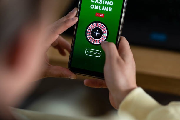 rajatoge Boom City community chat interface with live multiplier display